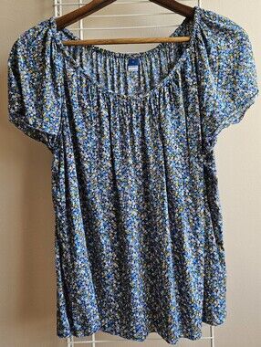 Old Navy Floral Blue Flutter Sleeve Swing Top With Scoop Neck